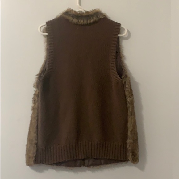 Vest - Picture 2 of 3